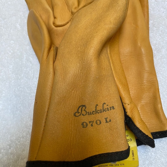 Wells Lamont Brotherhood Buckskin Gloves. - Picture 4 of 5